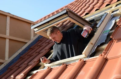 Pose de fenêtres de toit Velux à Aubéguimont
